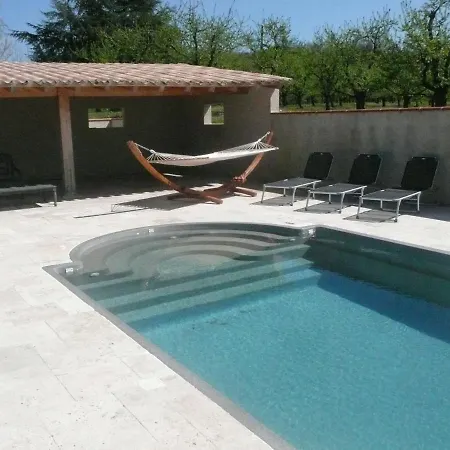 De Beausoleil Oda ve Kahvaltı La Romieu