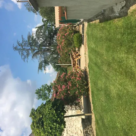 De Beausoleil Bed and Breakfast La Romieu